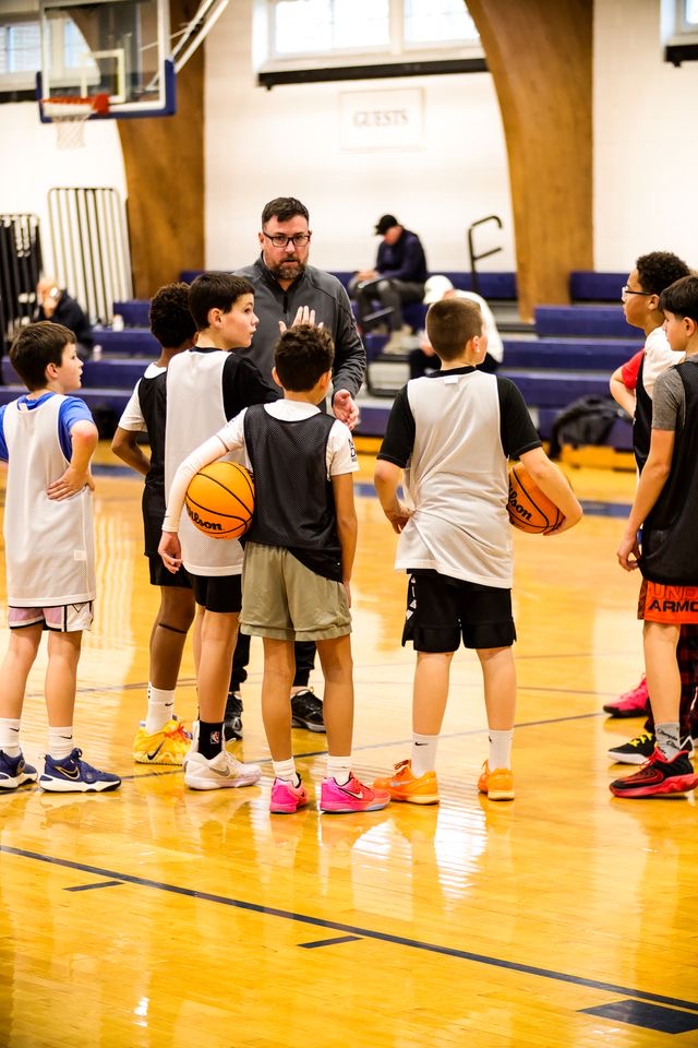 Sean Tague coaching players during an MPBC session